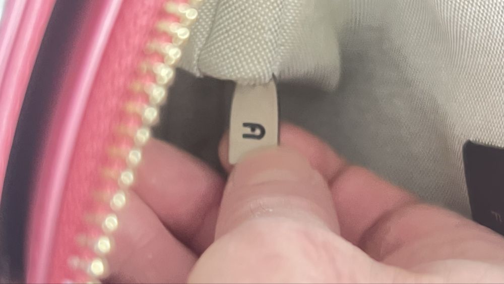 Furla ZELDA mini crossbody VI.Топ цена,100% оригинал.Сериен номер,нови