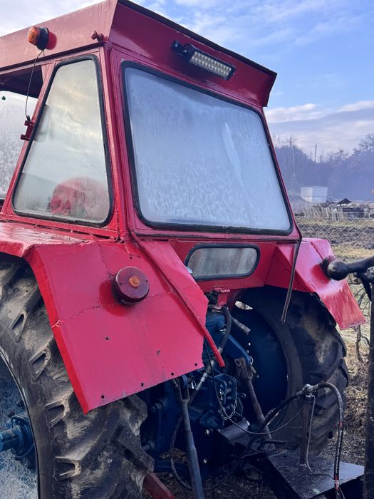 Tractor Universal 650