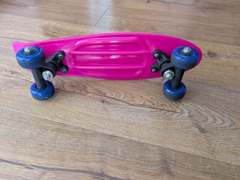 Penny Board(skateboard )roz – stare foarte bună