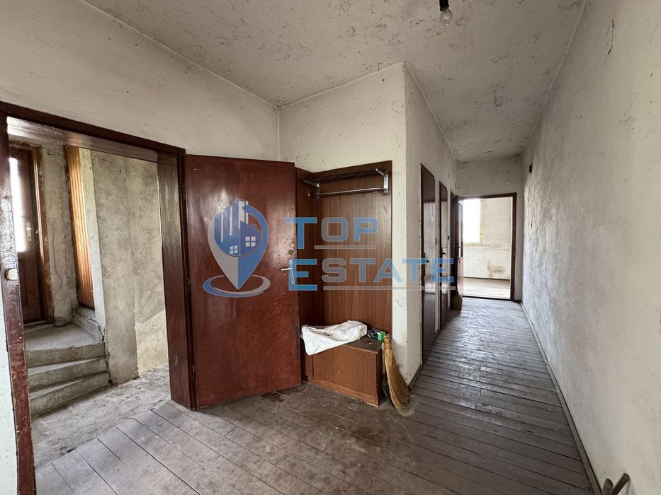 Етаж от къща със сутеренен етаж в град Павликени, област Велико Търно