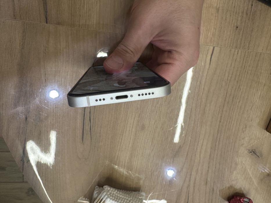 iPhone 12 128 память белый в идеале.