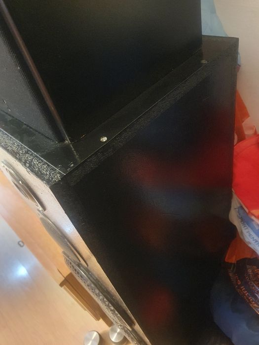 Vând boxe 300 W bass puternic