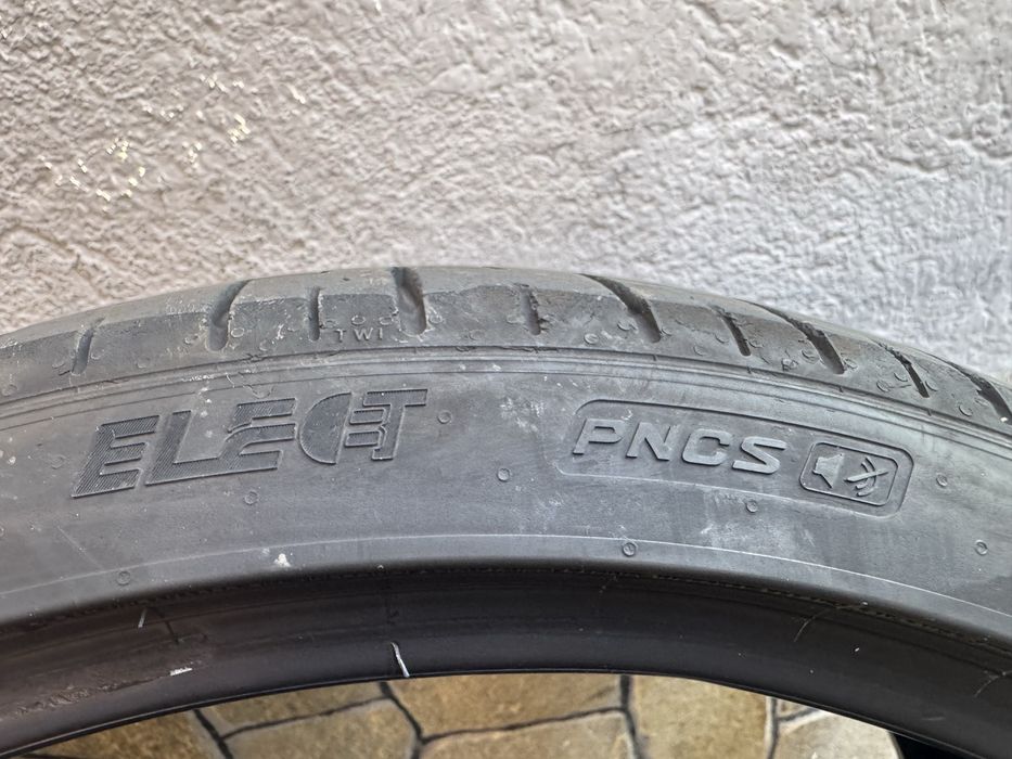 235 35 20 / 275 30 20 PIRELLI