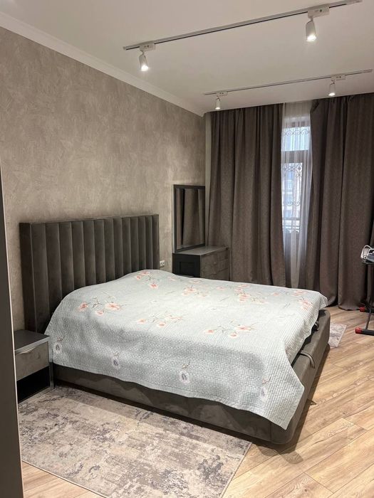 Яккасарайский р-н уютная квартира 2 комнаты 72м² большой охран.двор