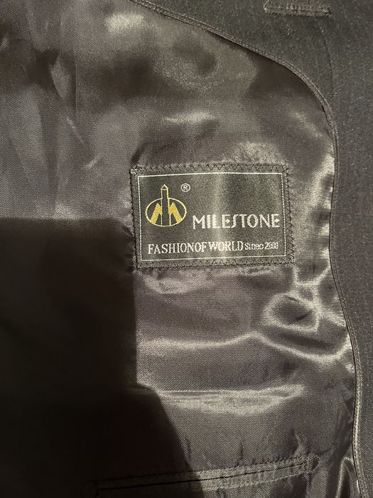 Продам костюм тройка