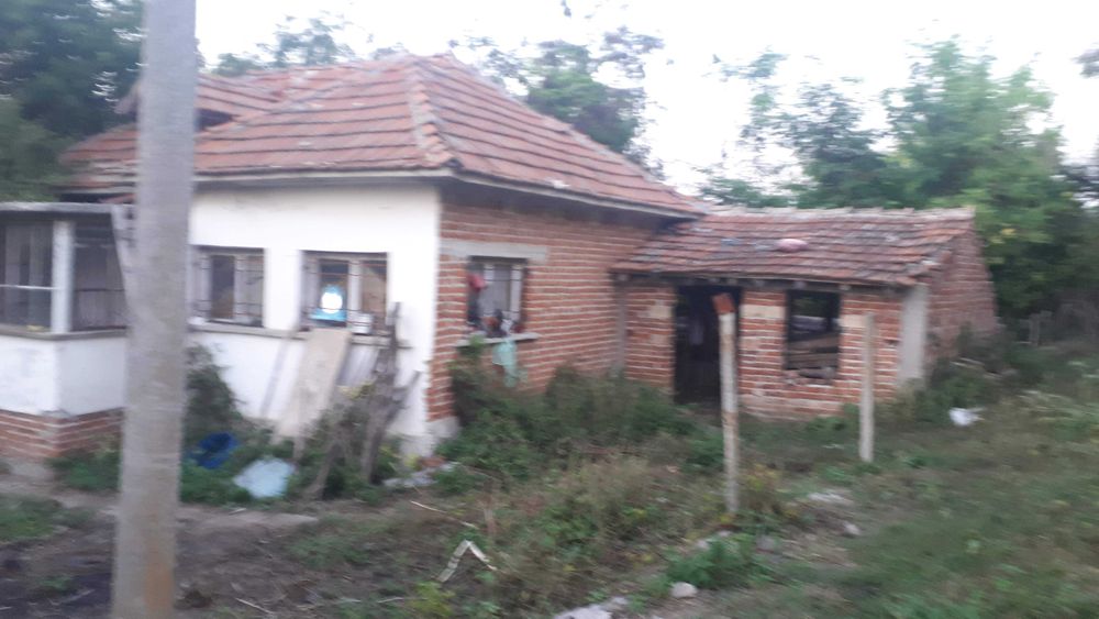 Къща в Село Каменец с 2 дка двор -От Собственик