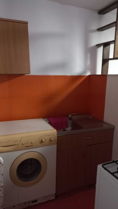 Garsoniera de închiriat!