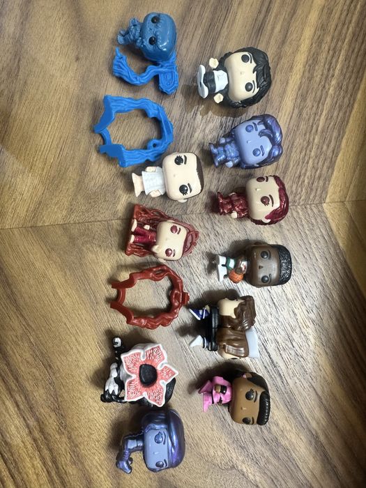 Очень странные дела фигурки из киндер ОСД