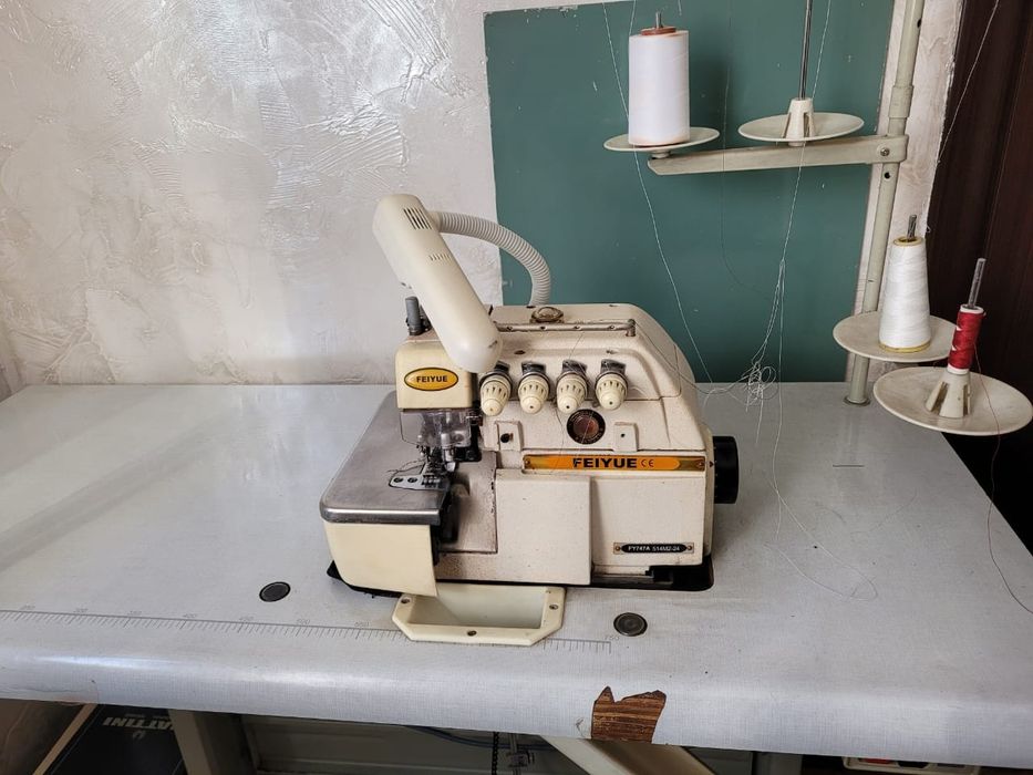 Продам оверлок промышленный