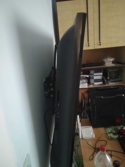 Продавам лед телевизор Финлукс 50 инча