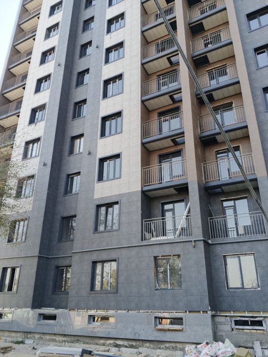 Vakzal orqasidan 3 xolali 93 kvm sotiladi