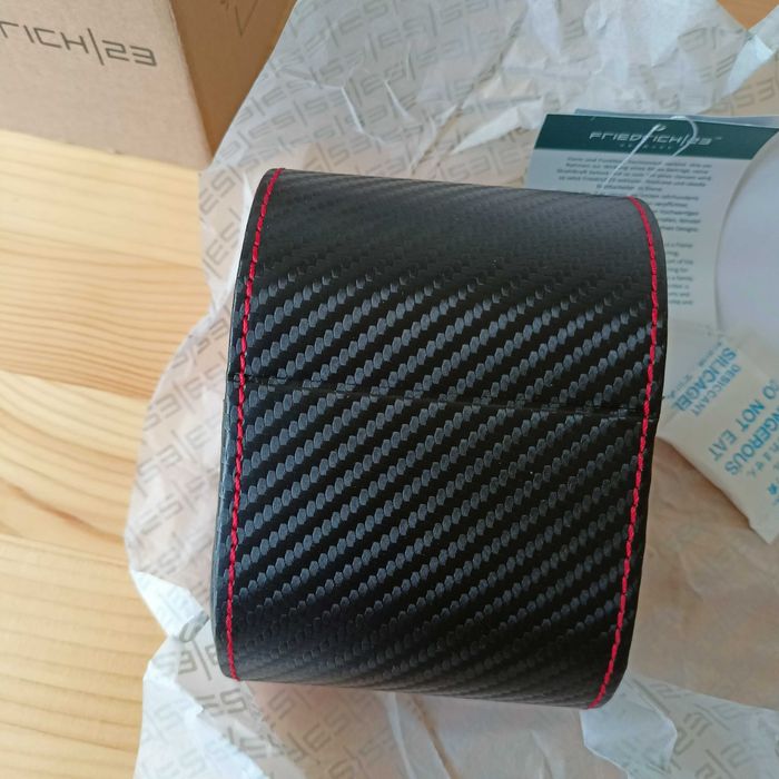 Луксозен калъф за часовник / пътувания Carbon на Friedrich Germany