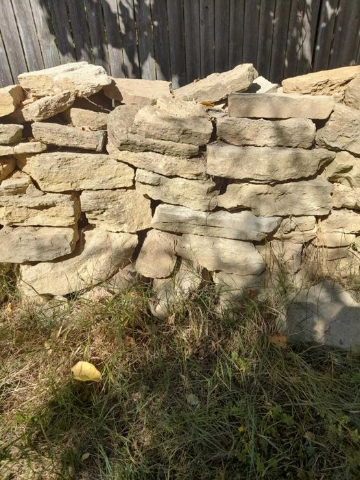 Piatra nsturala de vanzare.