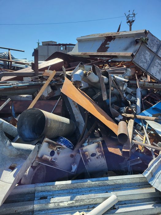 Принимаем  металл