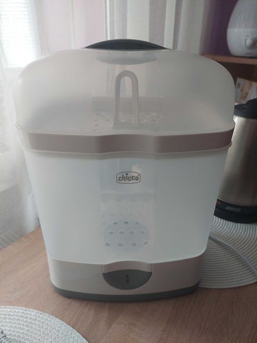 Стерилизатор за шишета