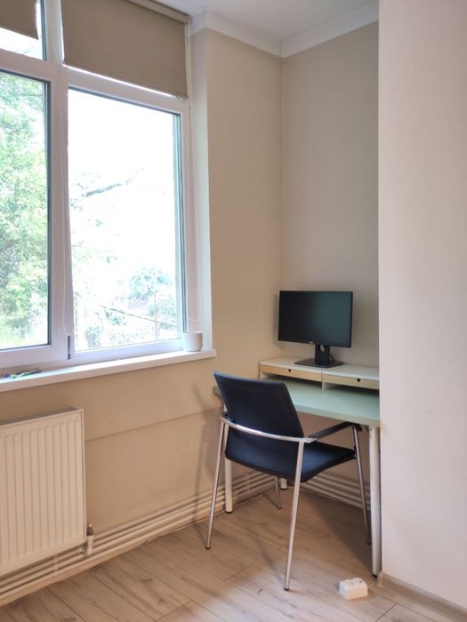 Închiriez apartament cu 1 cameră, pentru 1-2 persoane, nefumători, fără animale de companie (zona Univesalului)