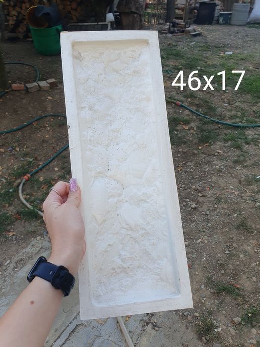 Lot aprox. 84 matrite noi piatra decorativa – 7 dimensiuni