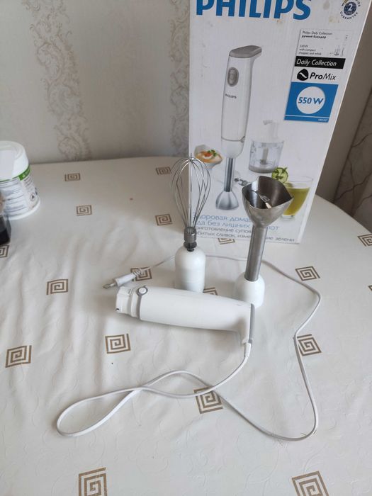 Погружной блендер Philips HR1327 Daily Collection