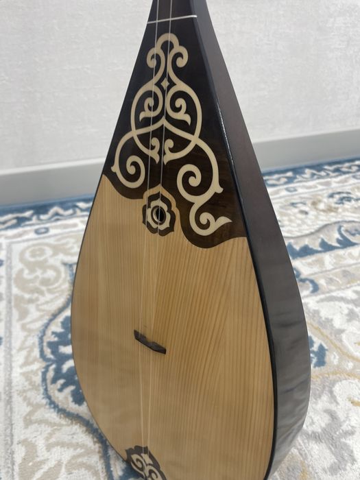 Сұр жаңа кәсіби домбыра