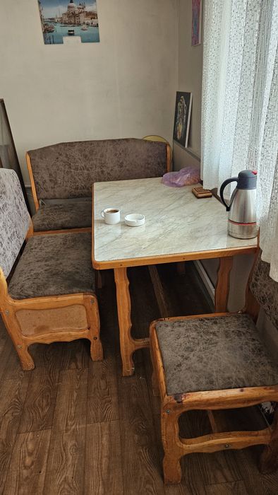 Кухонная мебель в хорошем состоянии. Цена договорная