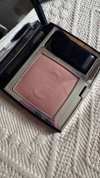 Румяна Dior #100 в отличном состоянии