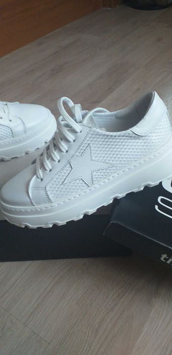 Чисто нови, български, намалени на 80 лв.