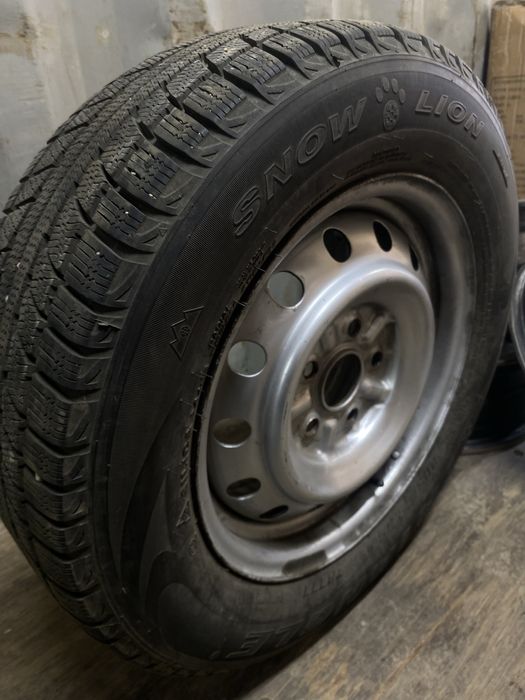Зимние шины продам 205/65/15 99Т