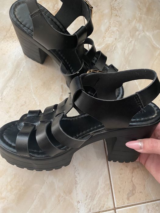 Дамски сандали