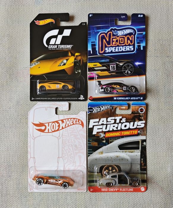 Продавам коли Hot Wheels