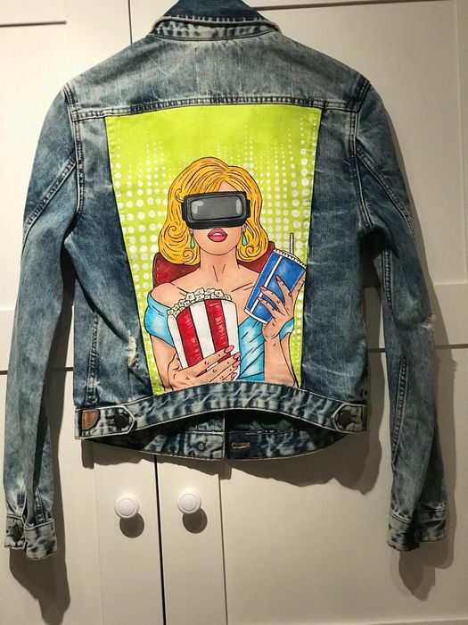 Geaca Zara pictată manual