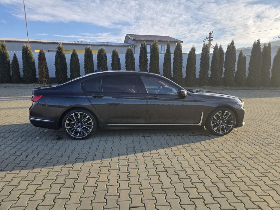 vând bmw 740 ld x drive  fab 2020 luna 12 doar cash variante 50k