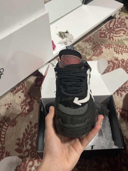 Adidasi off white 36