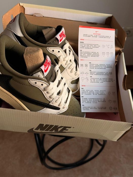 Продам кроссовки