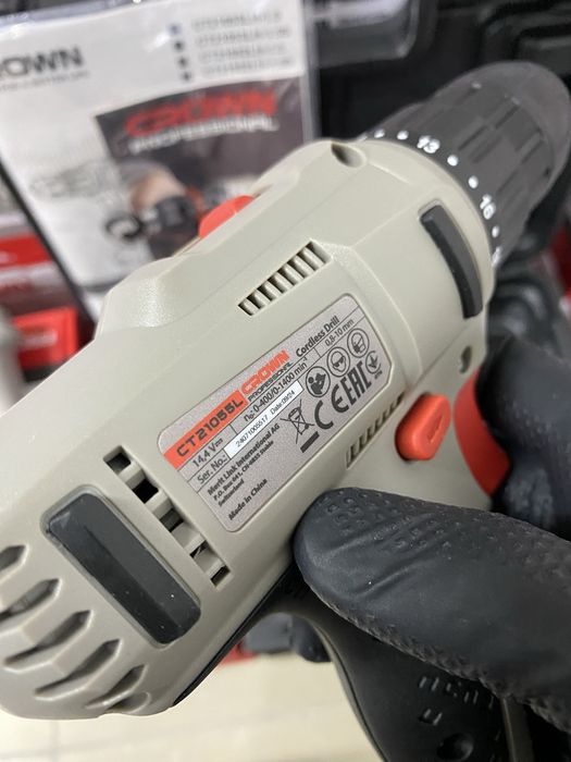 Шуруповерт КРАУН, CROWN, щеточный, 14.4 вольт