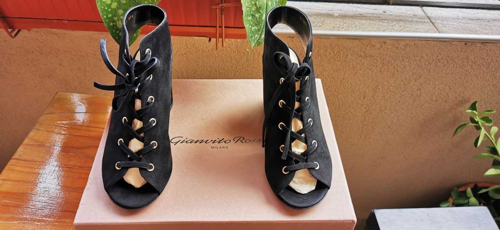 Оригинални маркови дамски обувки GIANVITO ROSSI - 37,5 номер