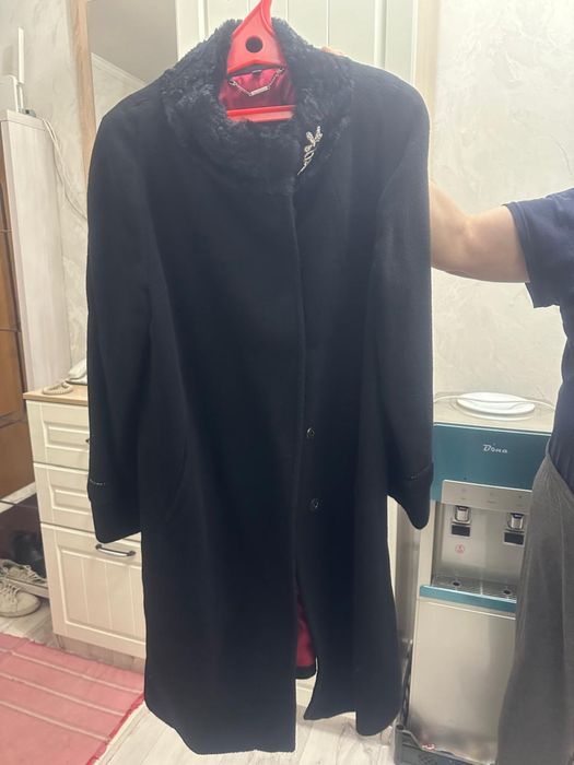 Демисезонное пальто 25.000тг