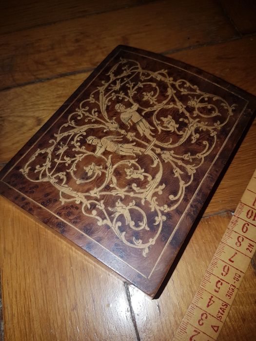 Cutie lemn italiana lucrata manual incrustatii model ingeri