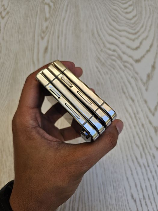 Samsung Galaxy Z Flip 5. Ishlashi zo'r. Joyi 256/512 GB. IMEKA o'tkan