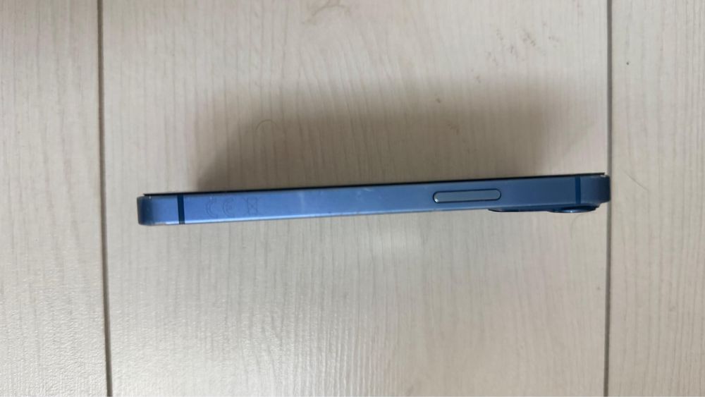 Продам Iphone 13 mini blue
