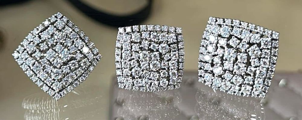 Set 18k cu diamante si certificat L Matei