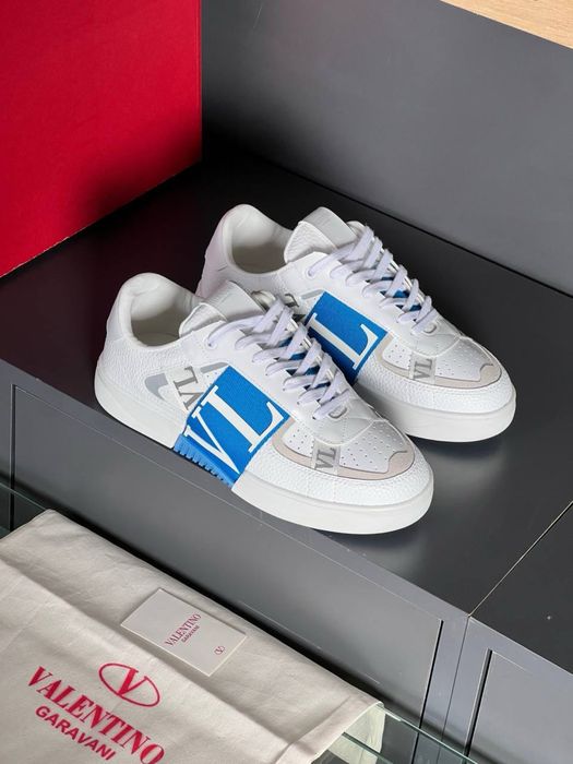 Adidasi Valentino noi !!! Calitate superioara !!! Marimi 40/44 !!!