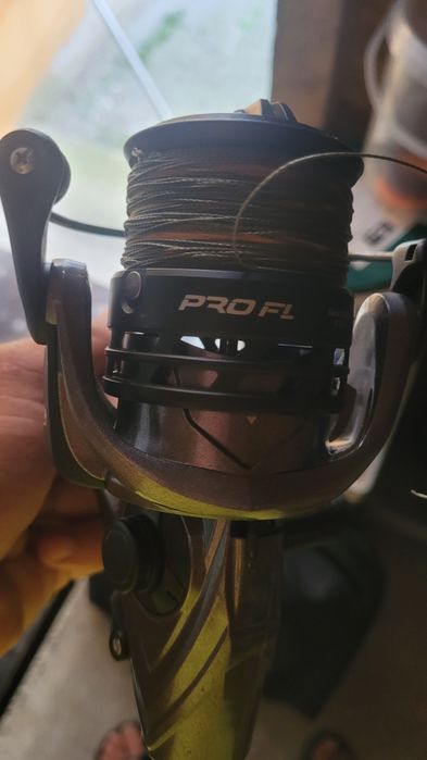 Vând lanseta feeder