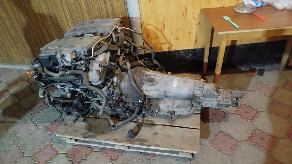 Продам мотор на audi a8 6 л