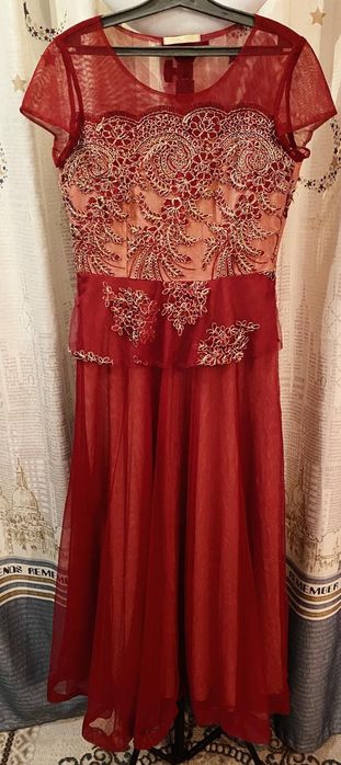 Продается платье вечерные.