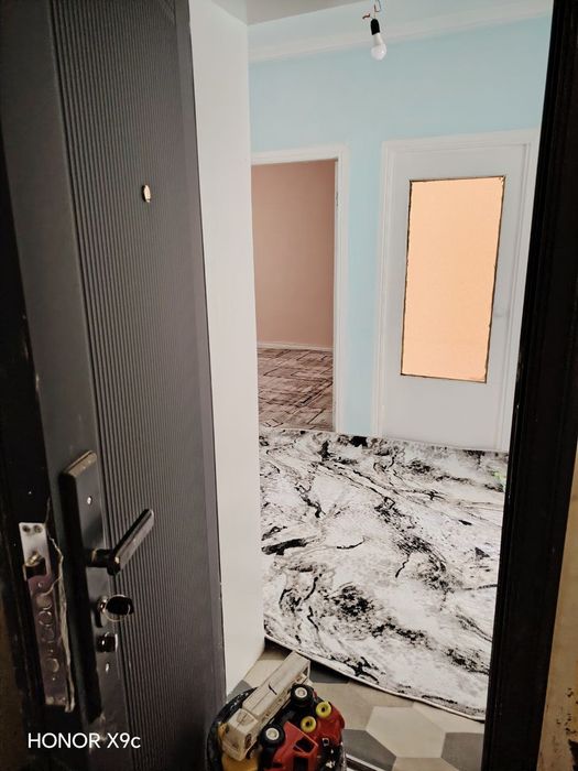 3xona 3 etaj o'rta padezda 8mik 440mln