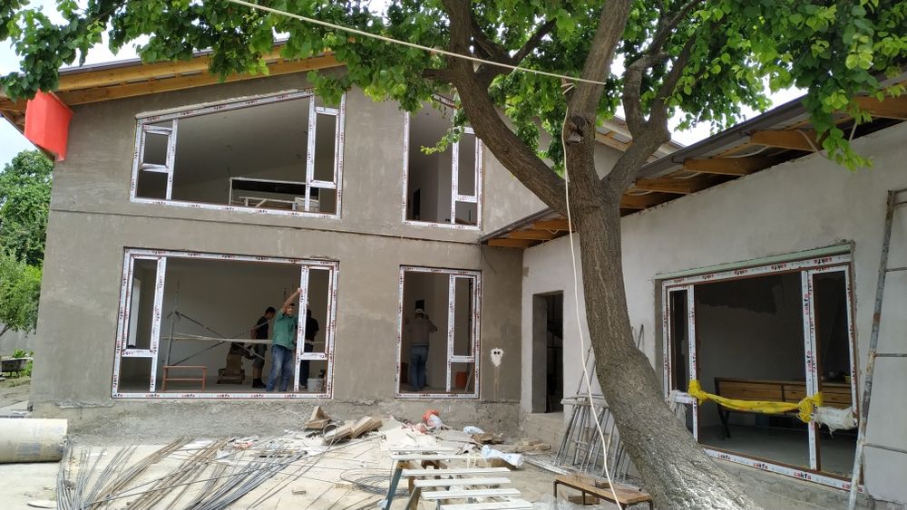 Акфа профилдан .ром ва эшик ясаб у́рнатиб берамиз