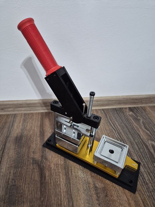 Presă premium pentru magneți foto 50x50 mm + cutter + 1100 consumabile