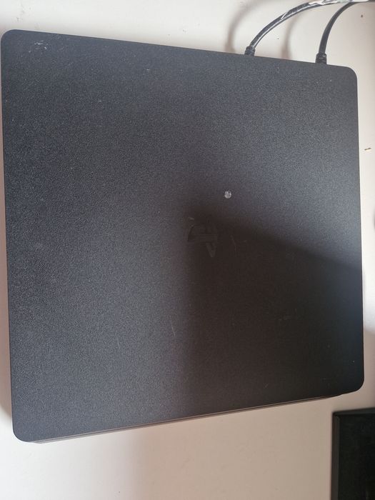 Play station 4 slim, 3 controllere, 500gb