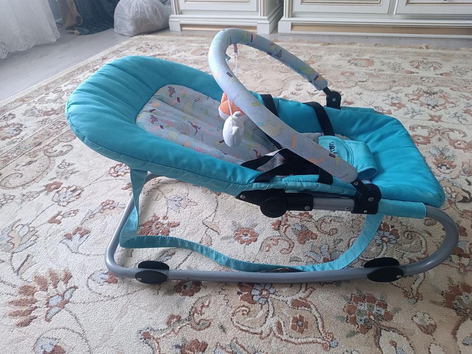 Детский шезлонг для малышей