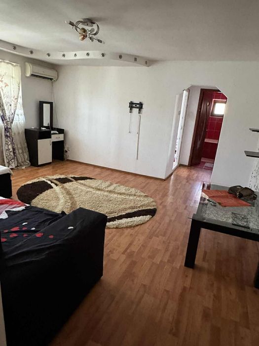 Apartament de închiriat